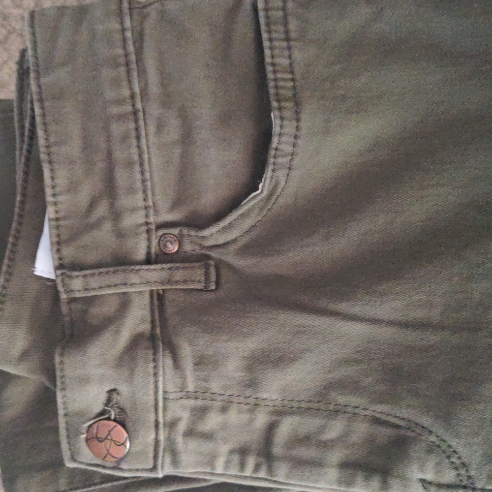 Jessica Simpson Jeans Crop - Picture 2 of 9
